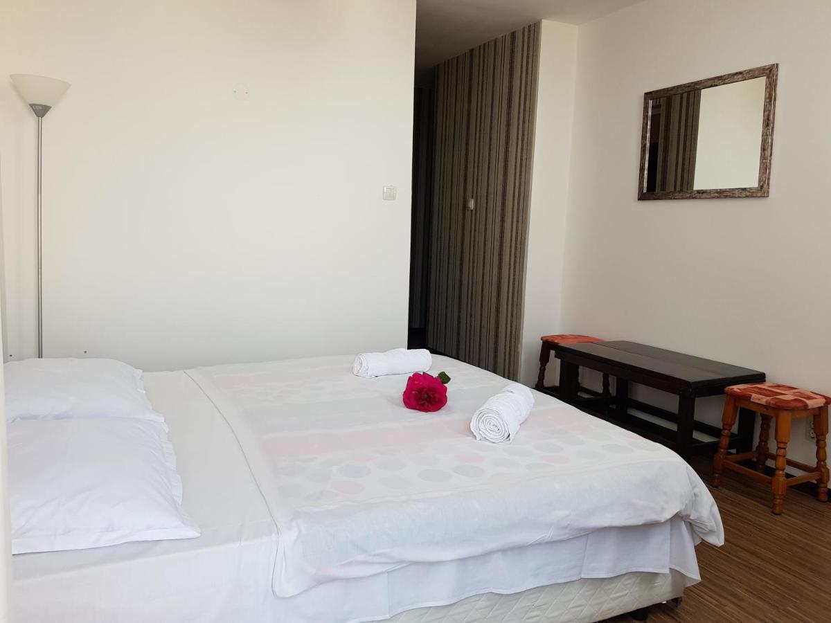 Sunny Island Obzor Hotel Bagian luar foto